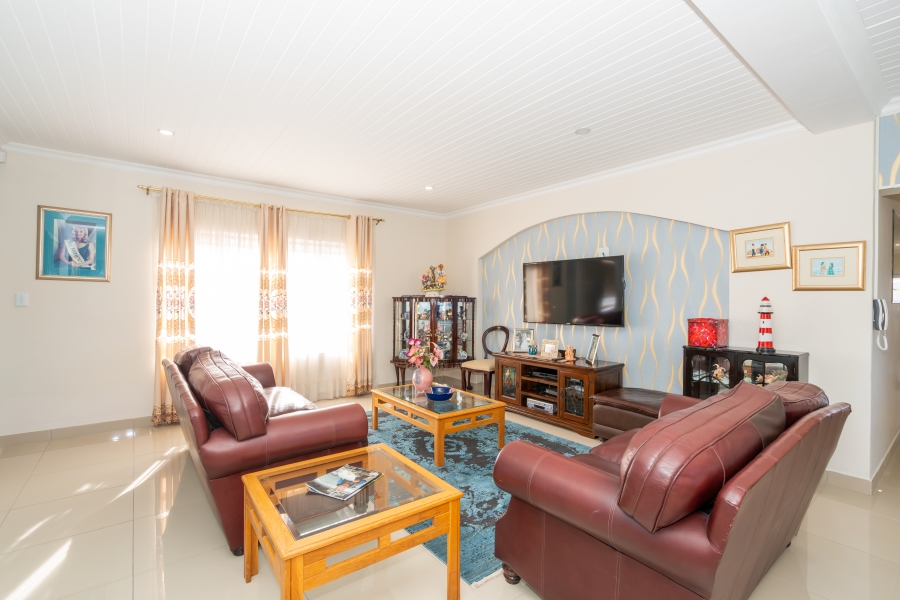 4 Bedroom Property for Sale in Myburgh Park Western Cape